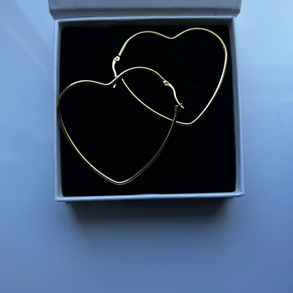 2.5” Gold plated Heart Hoop Earrings